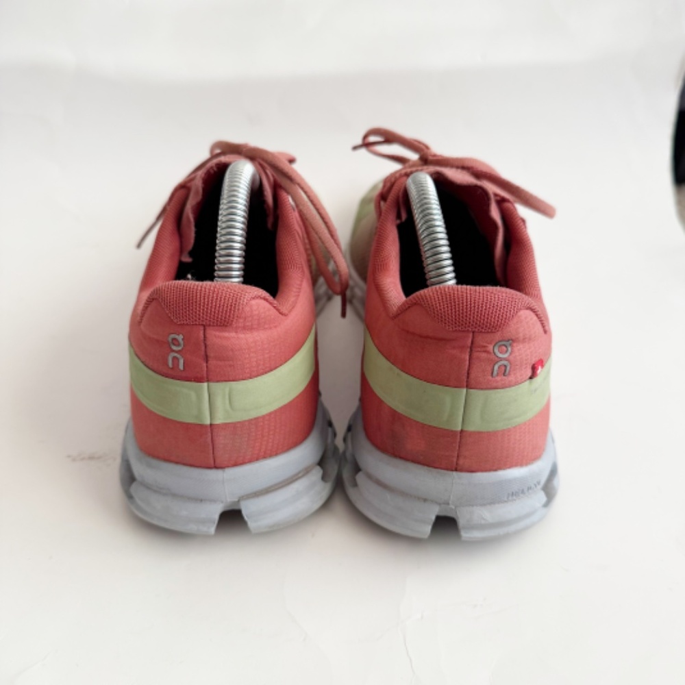 On Running Cloudflow Guava Sneakers Size 10 - image 5